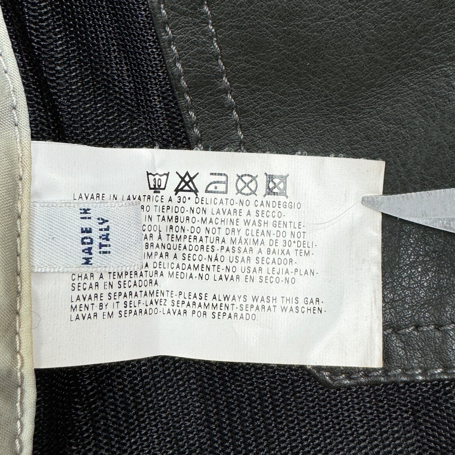 Jachetă Armani Vintage Din Anul 2000 - M