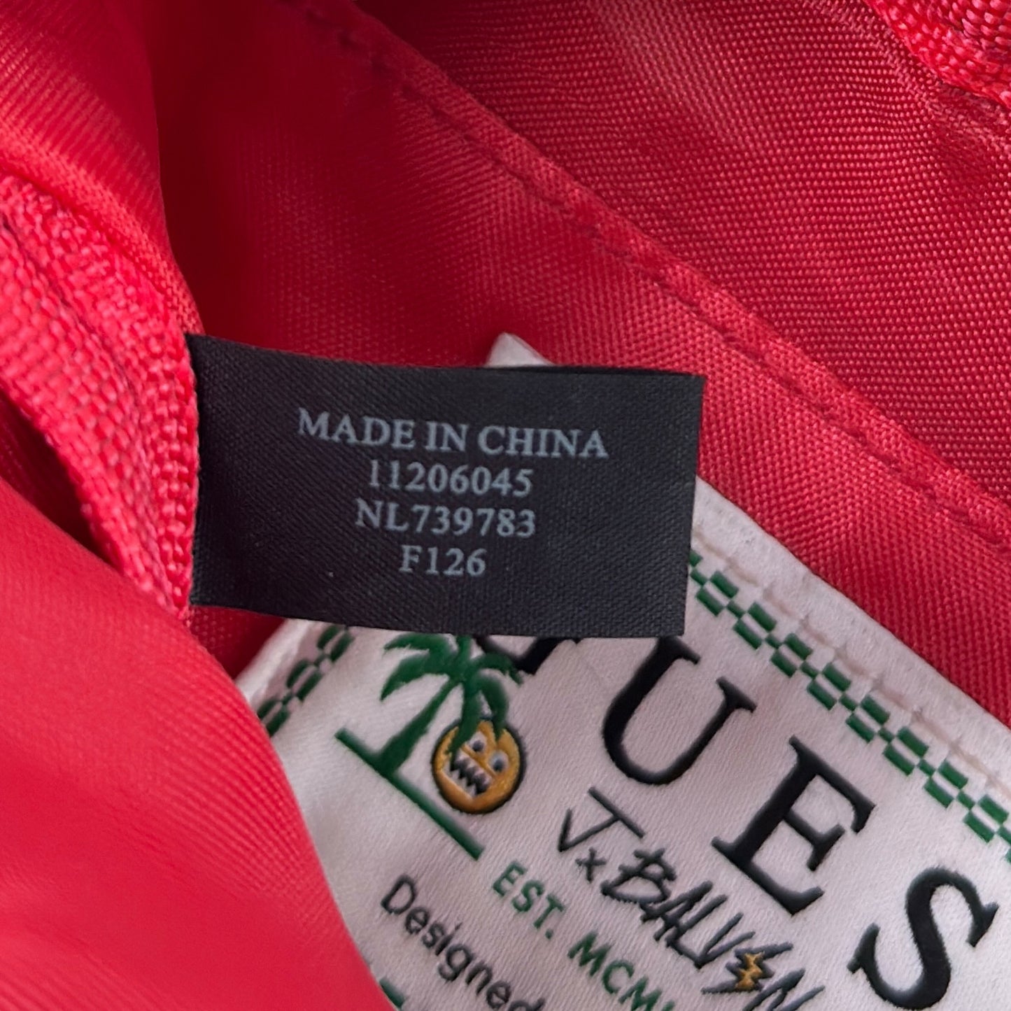 Borsetă GUESS x J.BALVIN