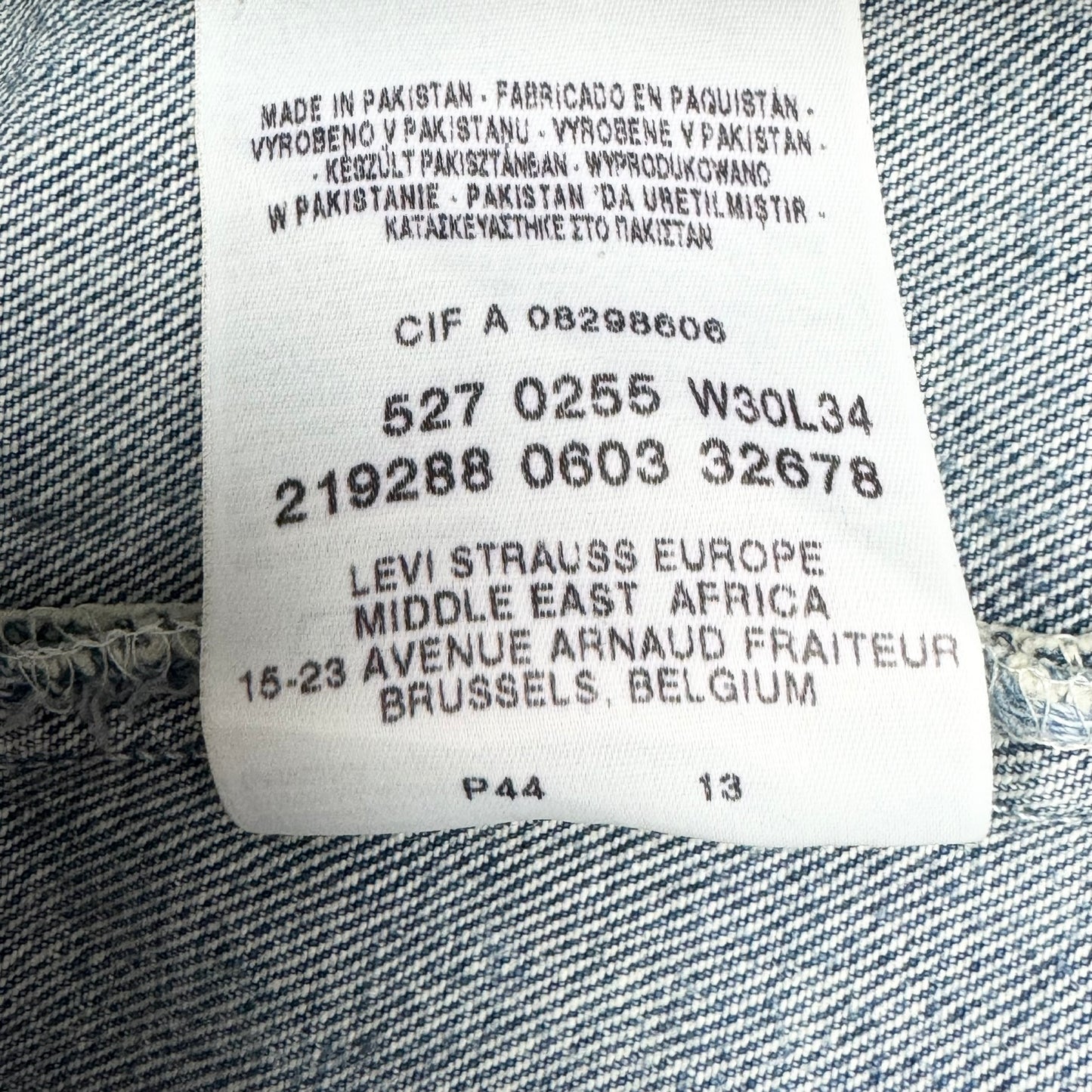 Blugi Trei Sferturi Levi’s 527 Femei - W30